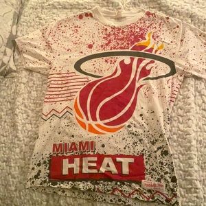 Men’s size small Mitchell & Ness Miami heat vintage shirt